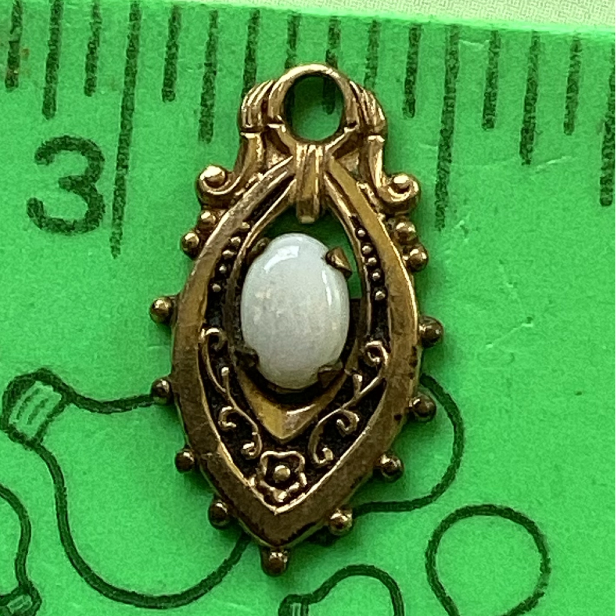 14 Kt Opal Pendant Vintage Stamped